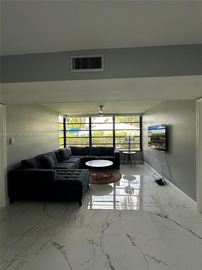 Photo - 1719 Whitehall Dr Unidad 105