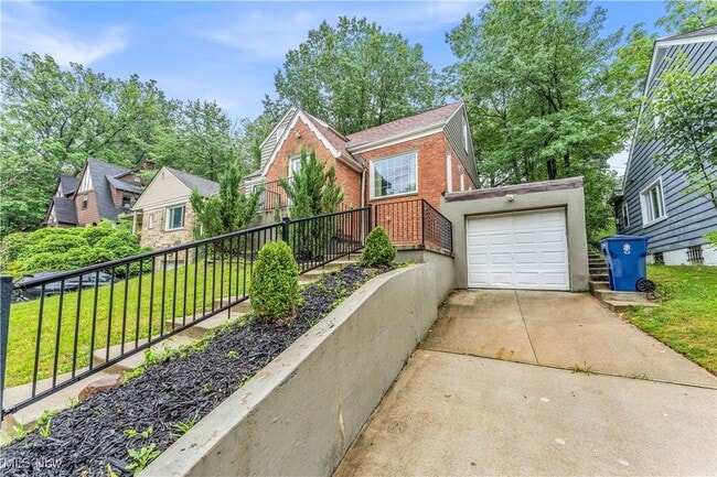 Photo - 3528 Meadowbrook Blvd