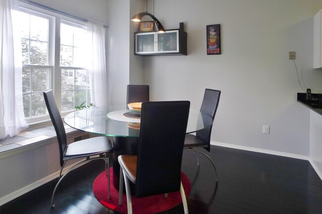 Photo - 808 Dellwood Ln