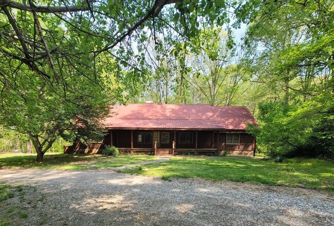 Building Photo - 4BD 2BA Home, Cabin in the woods