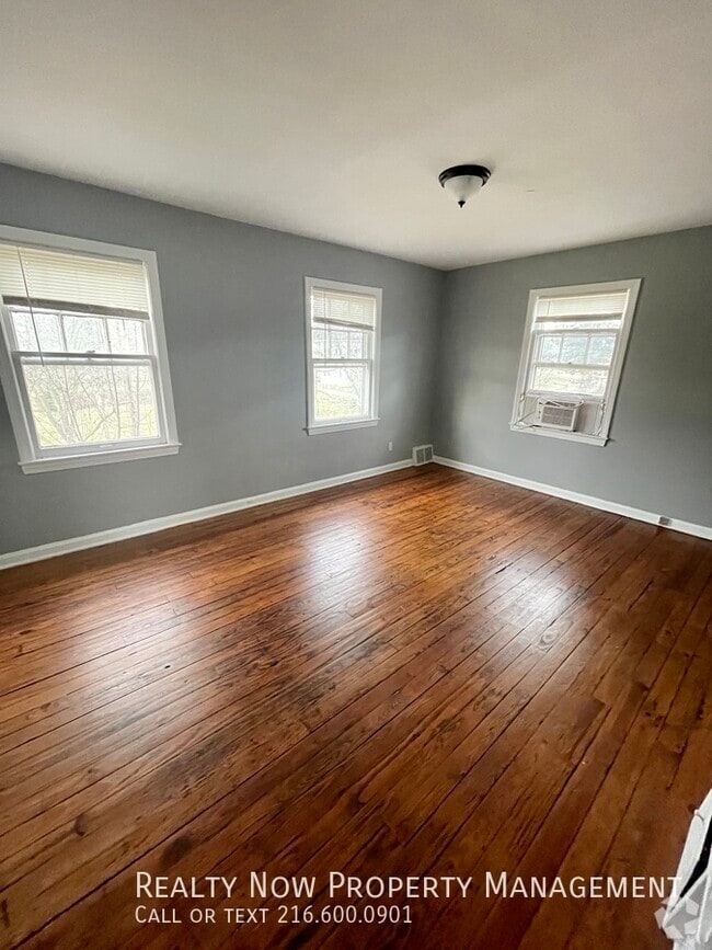 Building Photo - 3313 Sutton Rd Unit 3313Sutton Rental
