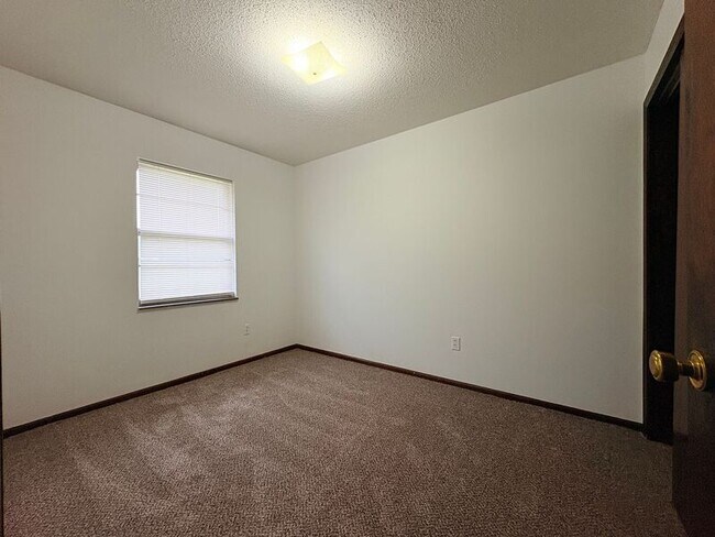 Photo - 1406 Magnolia W