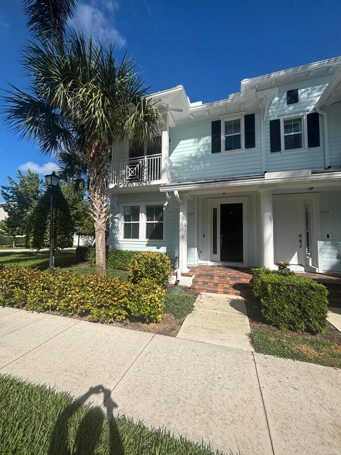 Photo - 1335 Community Dr