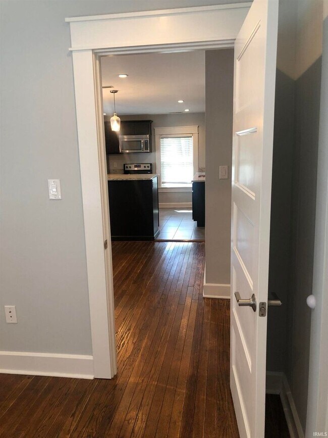 729 E Hunter Ave Unit 4