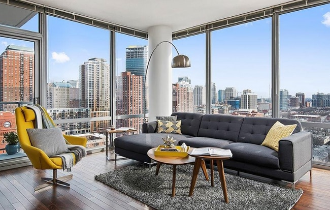 Building Photo - 739 S Clark St Rental