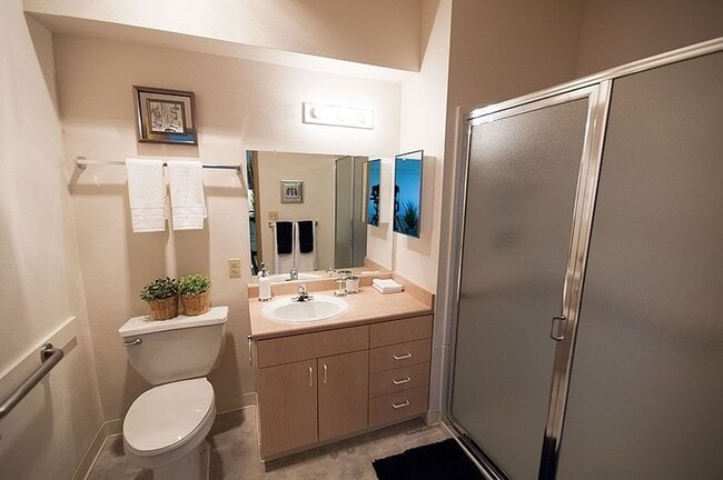 Photo - 11939 NE Davis St