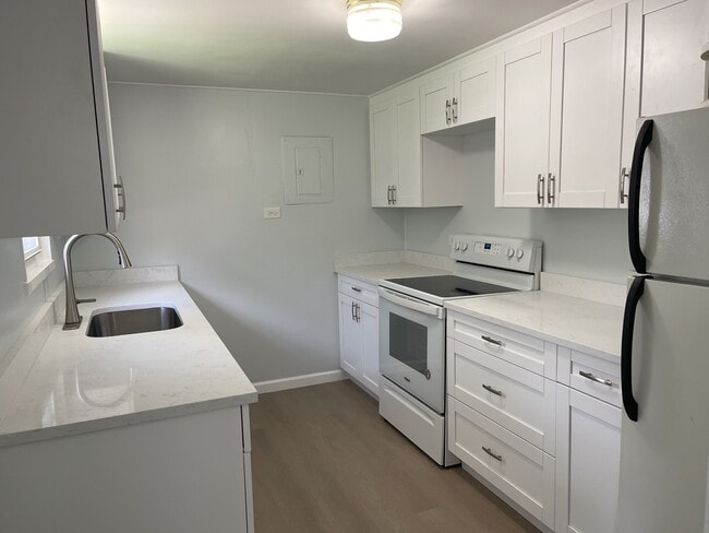 Building Photo - 4353 Irvington Ave Rental