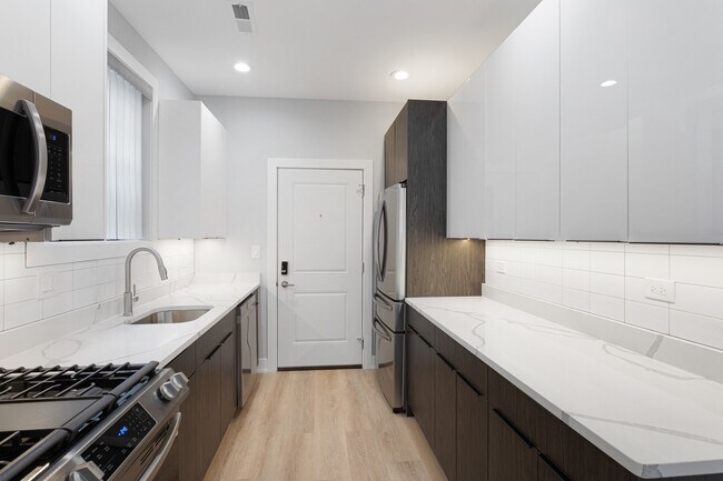 Photo - 7663 N Rogers Ave Unit 3