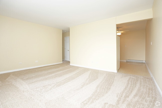 2 BR, 1 BA - living room