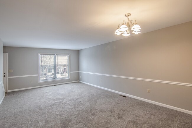 Photo - Piccadilly Square