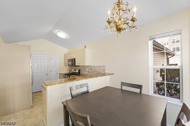 Photo - 12 Woodmont Dr