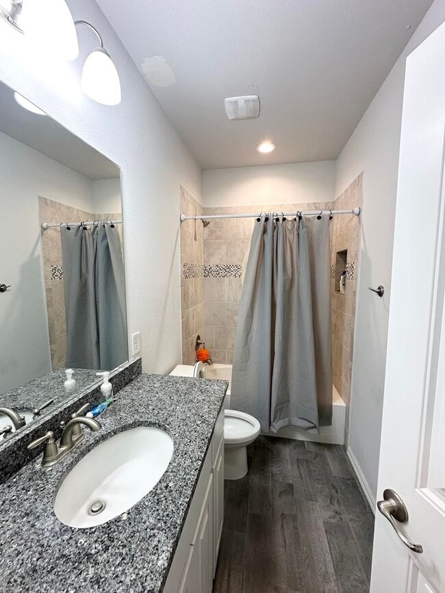 Photo - 4 Bed 2 Bath For Rent