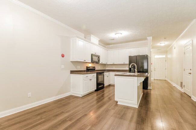 Photo - 1977 Kenlock Dr