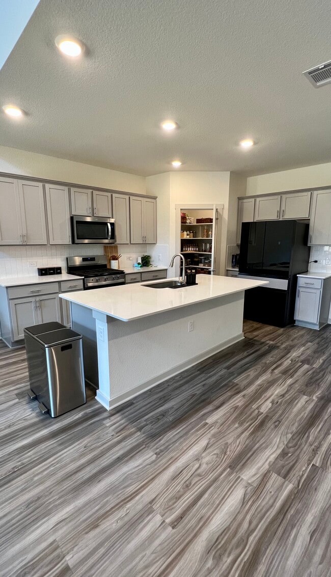 Photo - 14004 Lubeck Dr