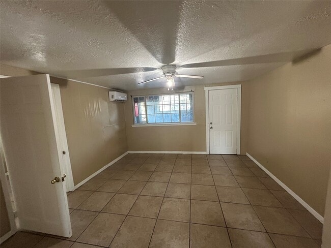 Building Photo - 4005 Irvington Blvd Unit 11 Rental
