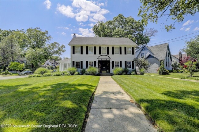 Building Photo - 570 N Edgemere Dr