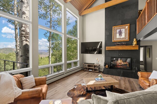 Photo - 215 Maple Ridge Ln Casa