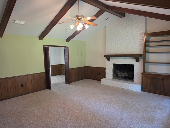 Photo - 307 Lakeside Dr