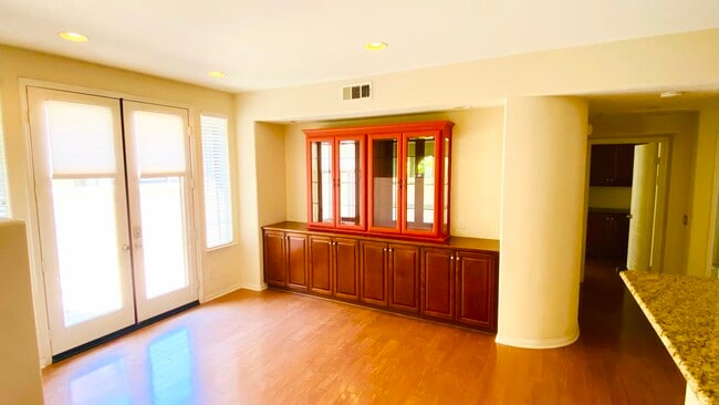 Building Photo - 64 Shadowplay Rental