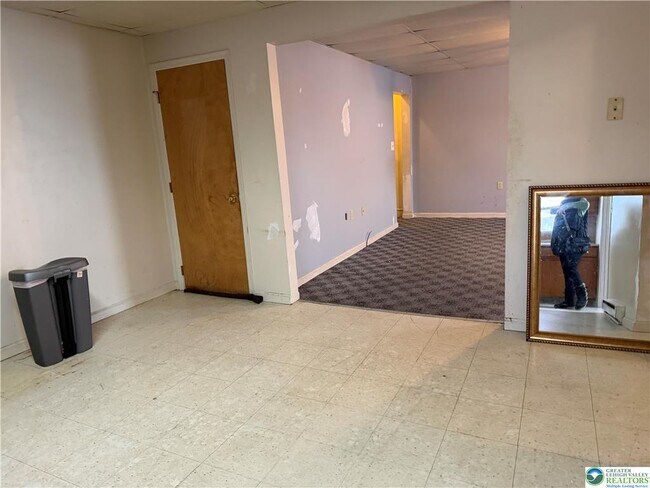 Photo - 505 E Main St Unit Rear