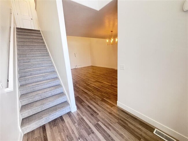 Photo - 3985 W 1960 N