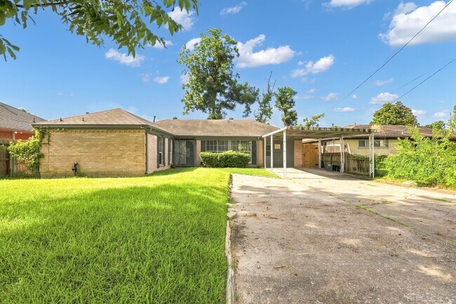 Building Photo - 6926 Finch St