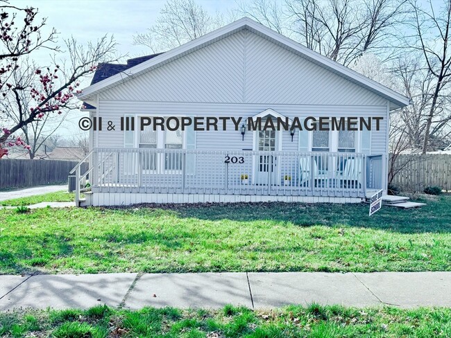 Photo - 203 SE 1st St Casa