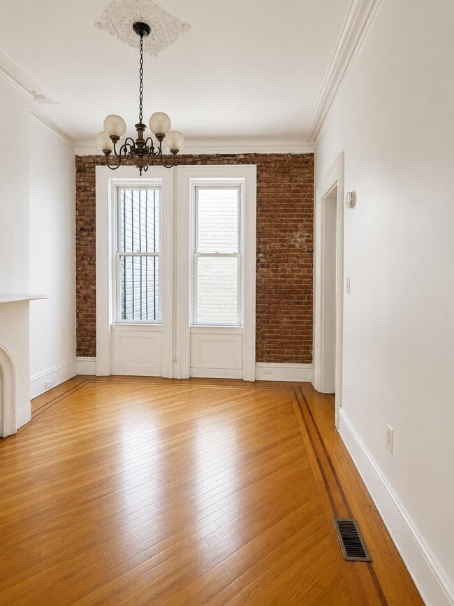 Building Photo - 60 Clifton Pl Unit 1