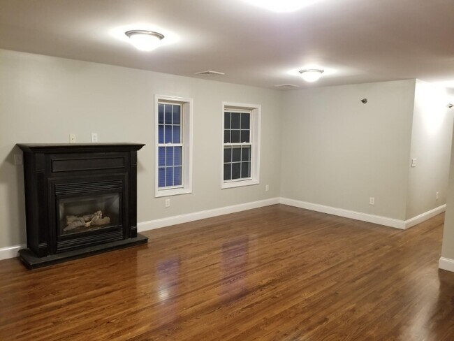 Photo - 344-346-346 Caldwell Ave Unidad Building B-3