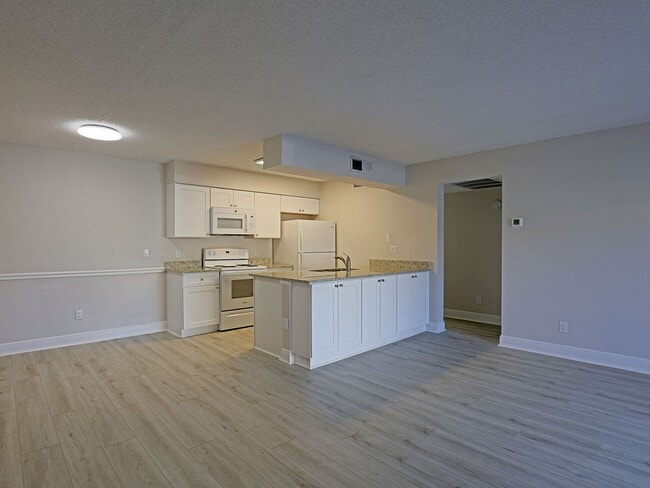 Photo - 5305 Summerlin Rd Unit Mystic Gardens 5305-504