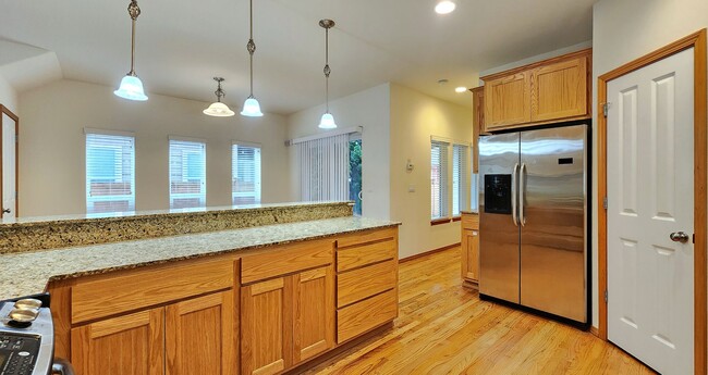 Photo - Home in Everett 3 Beds 2.5 bath  Pet Frien...