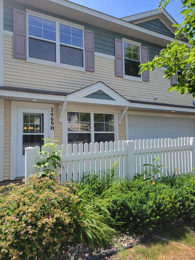 Photo - Middle Unit Townhouse