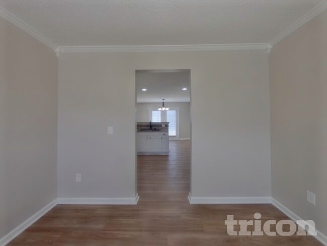 Photo - 3010 Thistlewood Cir