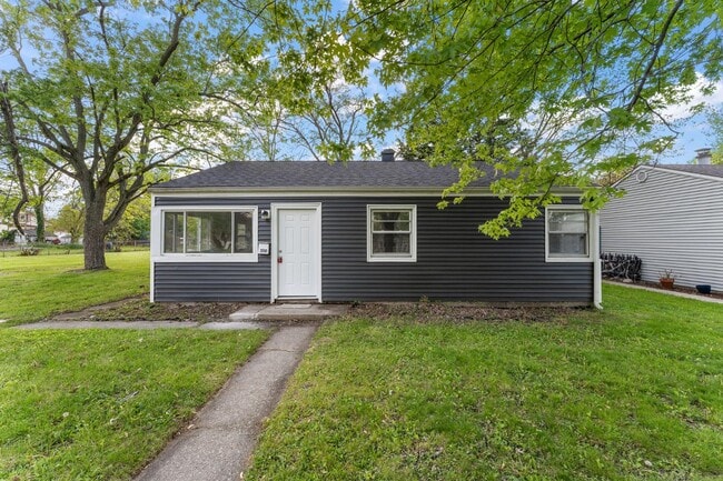 Photo - 300 N Guyer St