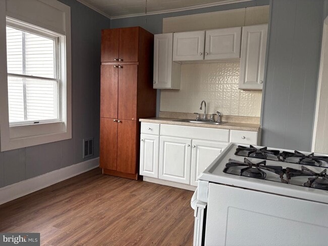 Photo - 2713 Hammonds Ferry Rd