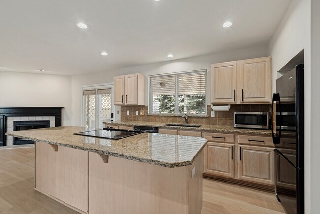 11390 Mariposa Way