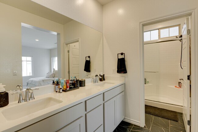 Photo - 600 N Carriage Hill Dr
