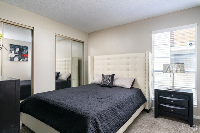 2BR, 1BA - 965SF - Primary Bedroom