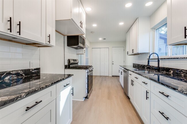 Photo - 1424 Stagecoach Dr