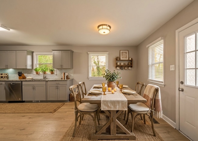 Photo - 1910 Hilldale Dr