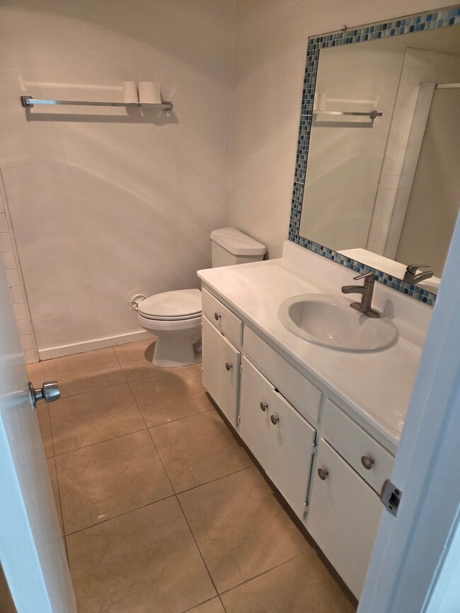 3947 W 178th St Unidad 2