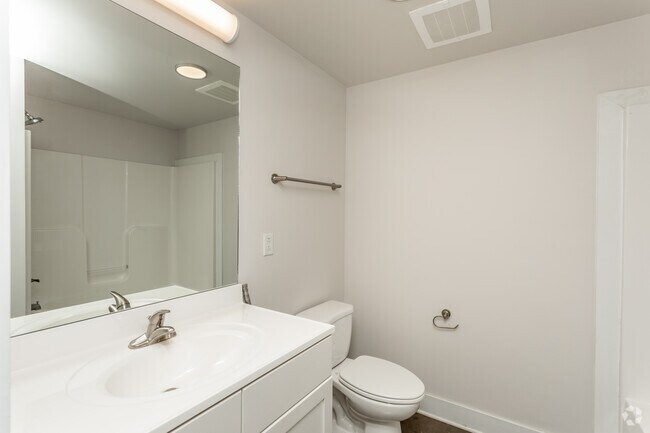 1BR, 1BA - 620 SF