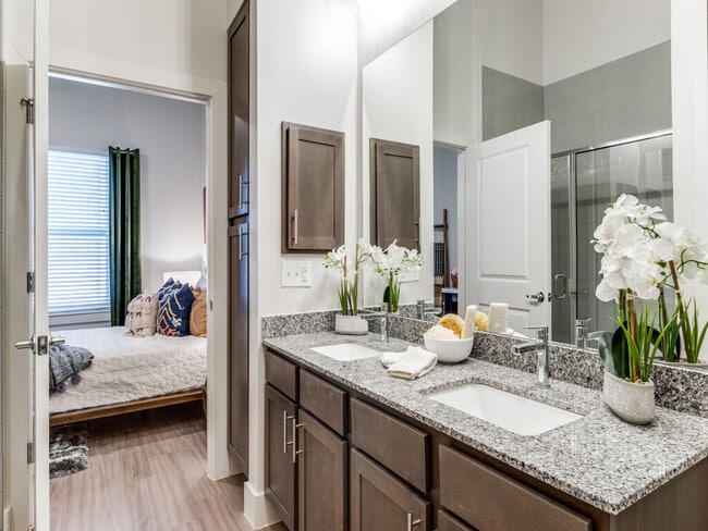 Palladium Carver Living