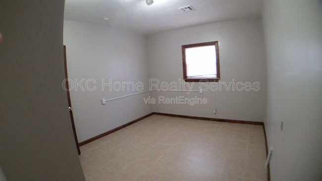 Photo - 630 SE 21st St