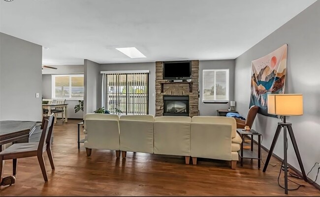 Photo - 217 W Linden Ave