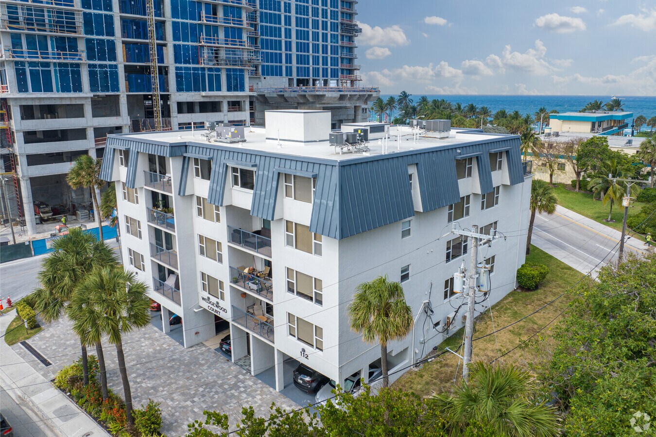 Entrada - Wedgewood Court