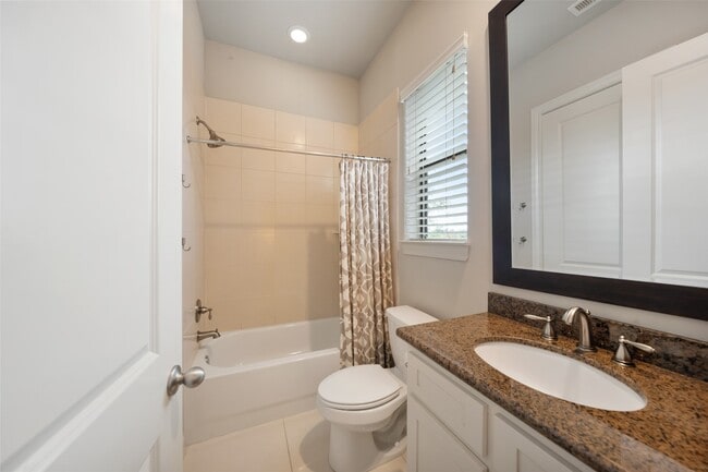 Photo - 1629 Upland Lakes