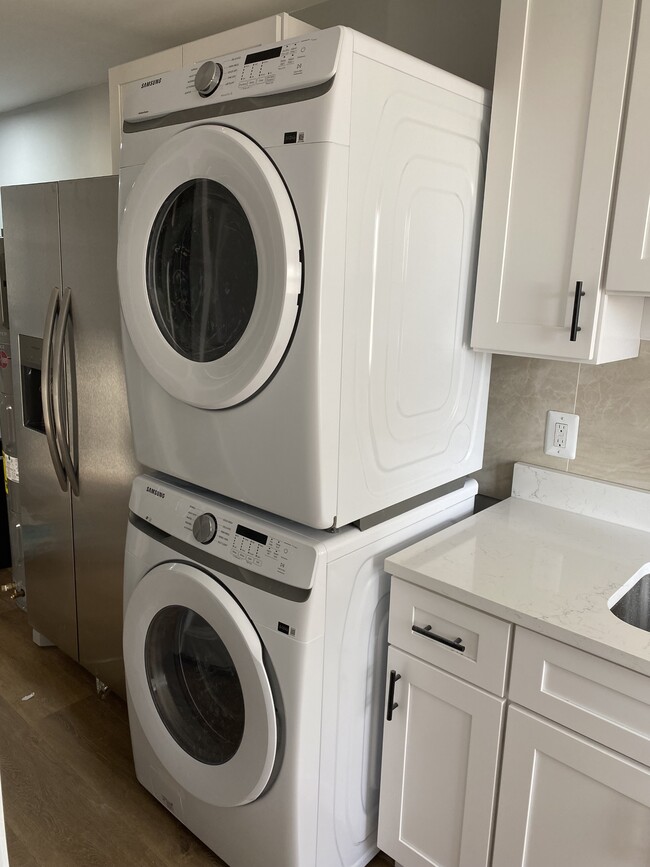 Photo - 823 N Woodington Rd