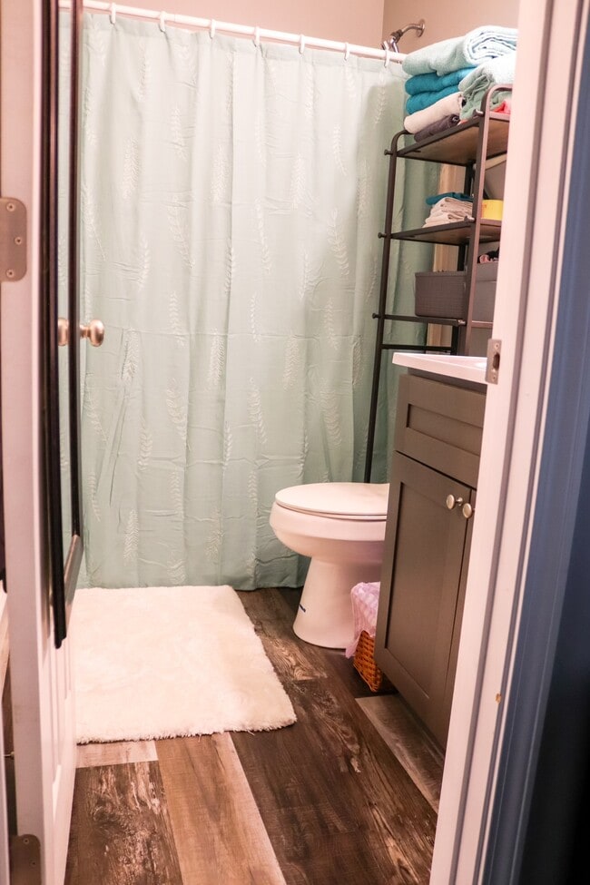 Photo - 1212 Jessica Loop Unit 2