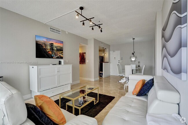 Building Photo - 1980 S Ocean Dr Unit 7J Rental